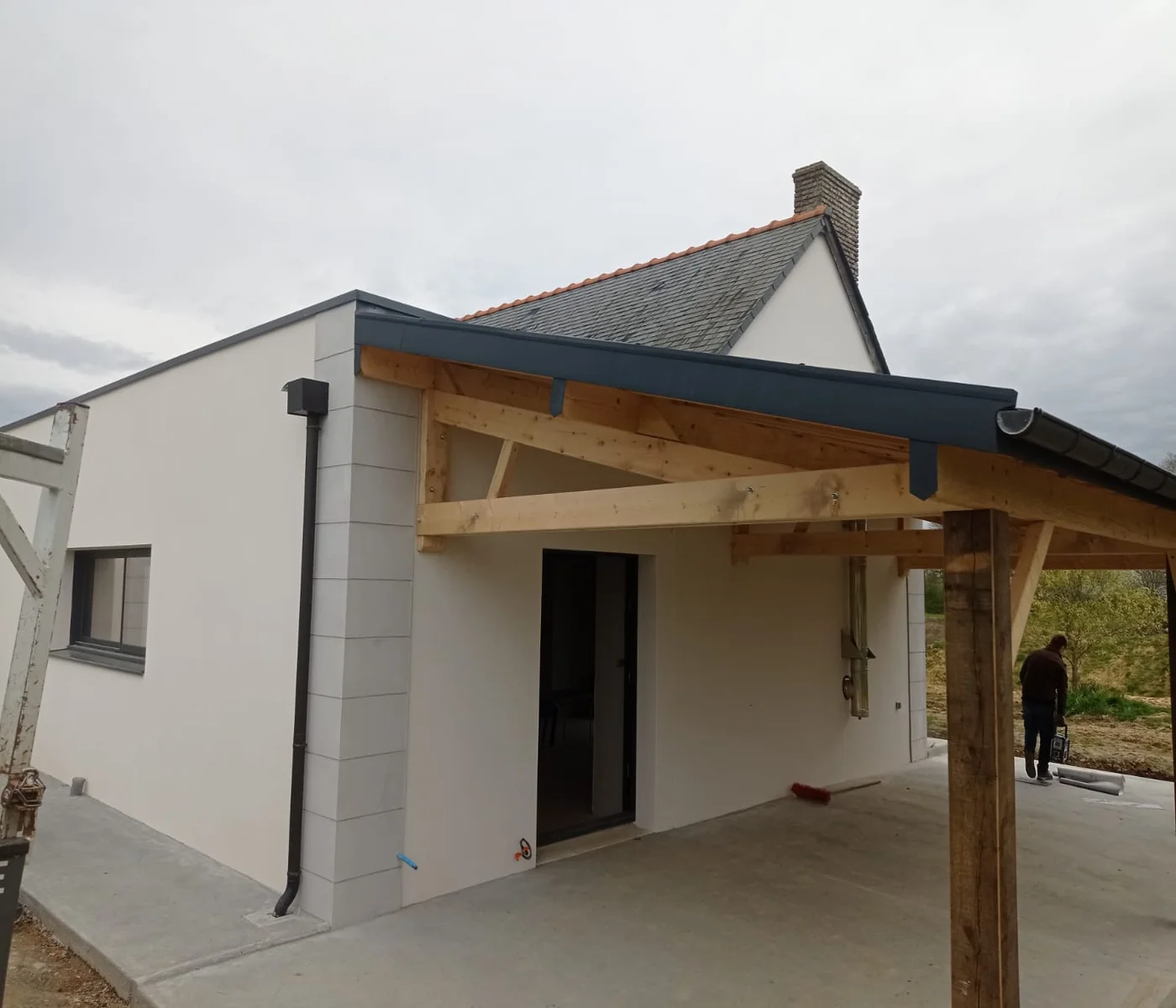 Roland-Jimmy-couverture-realisation-bécon-les-Granits (2)