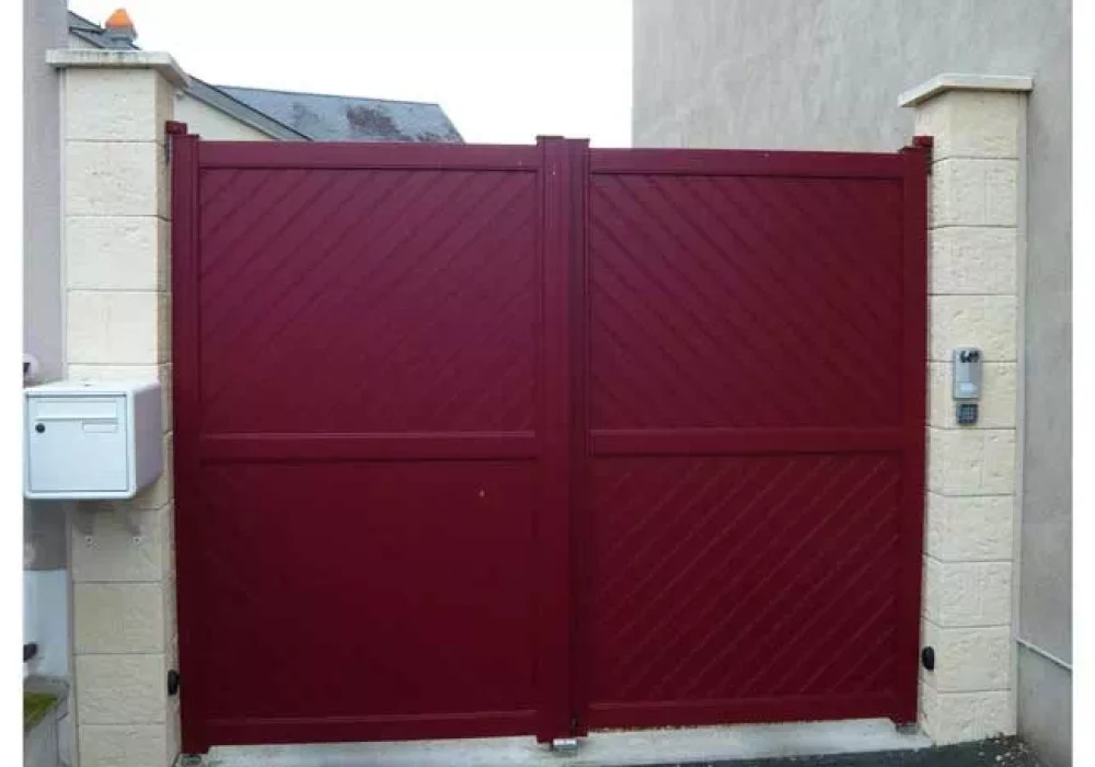 Réalisation de portails par l'entreprise LEVOUX Pascal, menuisier à Châteauroux